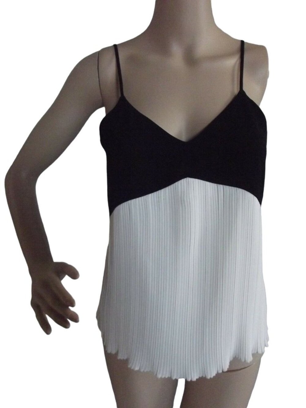 Express Cami Tank Womens Size XS Black & Ivory Pleated V-Neck sleeveless top 0-2